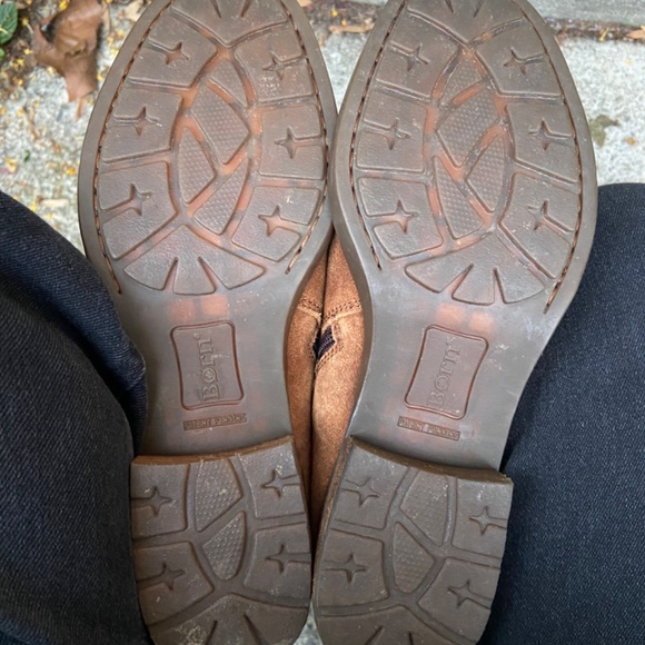 Born Jorgette Ankle Boots Booties Shoes Womens Size 8 Brown Distressed Suede - Picture 3 of 7